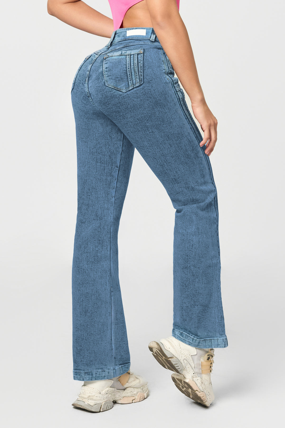 HIGH - RISE STRAIGHT JEAN 6869