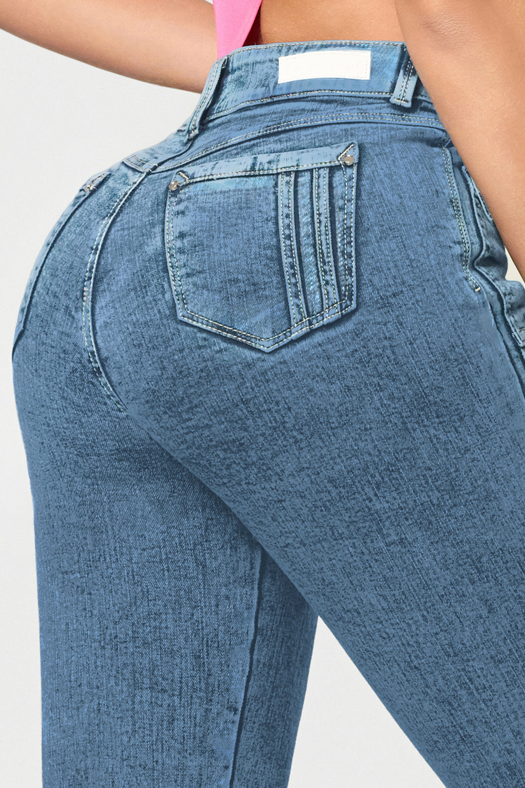 HIGH - RISE STRAIGHT JEAN 6869