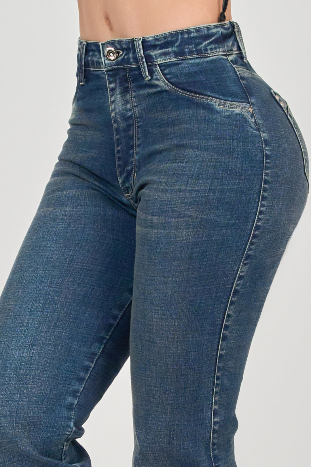 MID-RISE STRAIGHT JEAN 6890