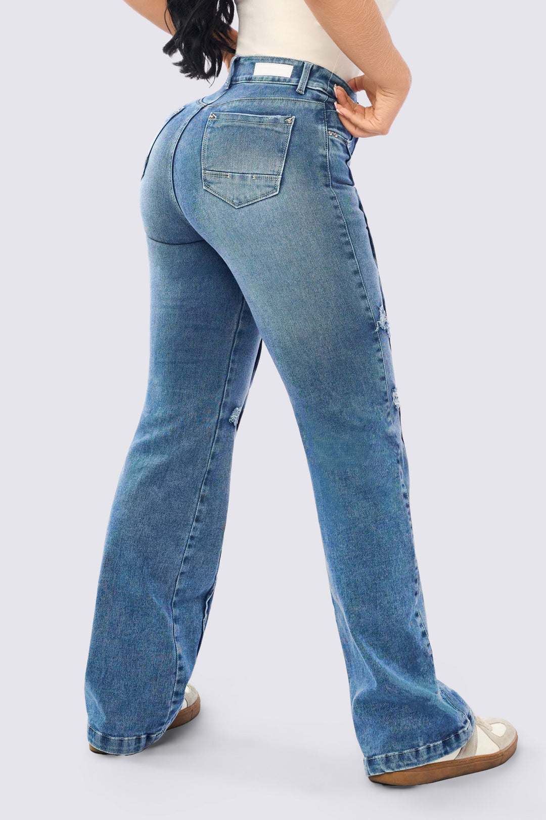 JEANS WITH EMBOSSED EXTERNAL STITCHING 7102