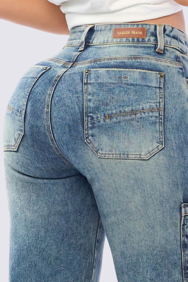 STRAIGHT-LEG CARGO JEANS 7107