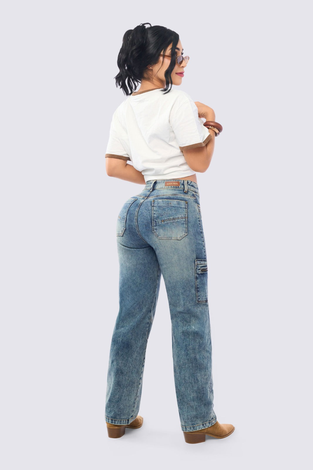 STRAIGHT-LEG CARGO JEANS 7107