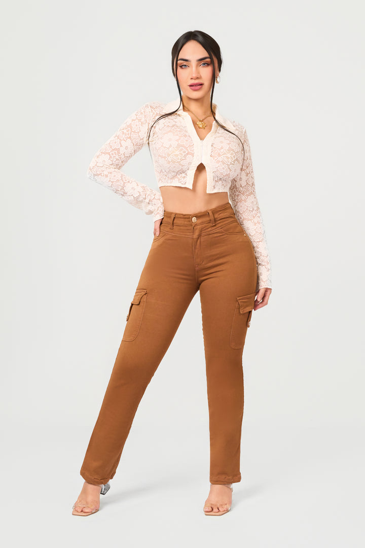 Women’s brown straight leg cargo jeans with high waist and side pockets for versatile everyday wear.