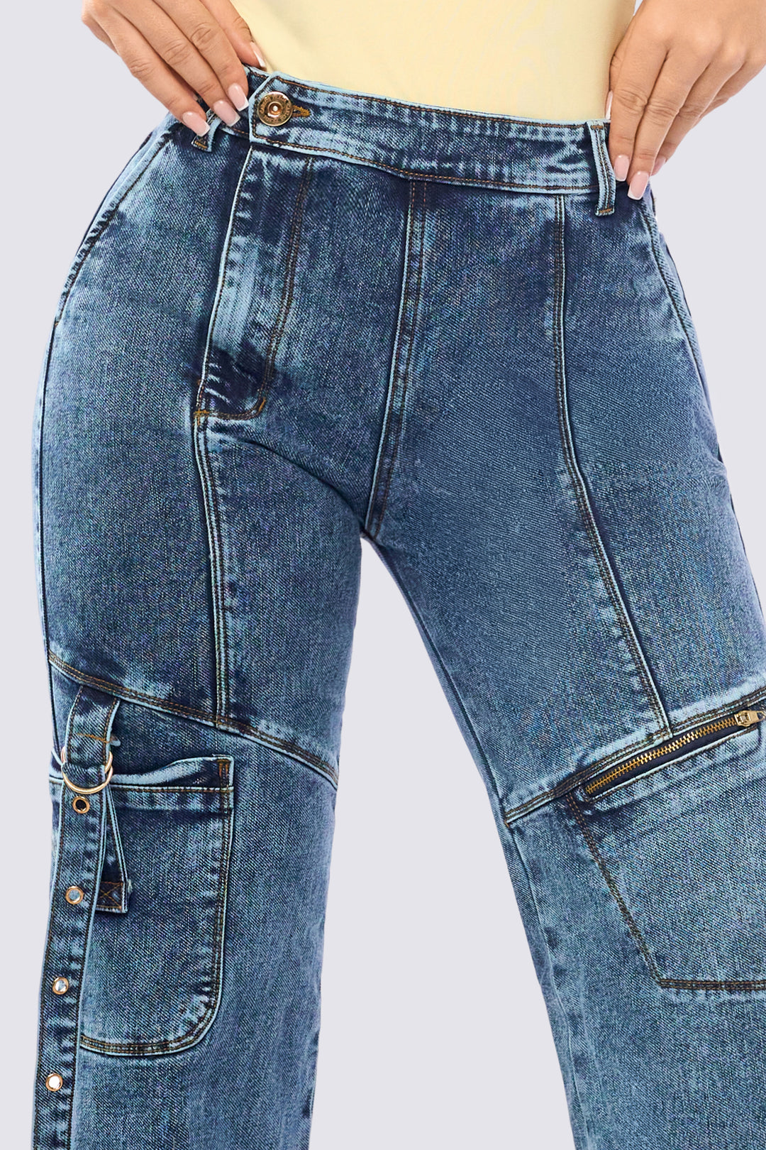 WIDE-LEG HIGH-WAISTED JEANS AND WIDE BOOTS 7084-N
